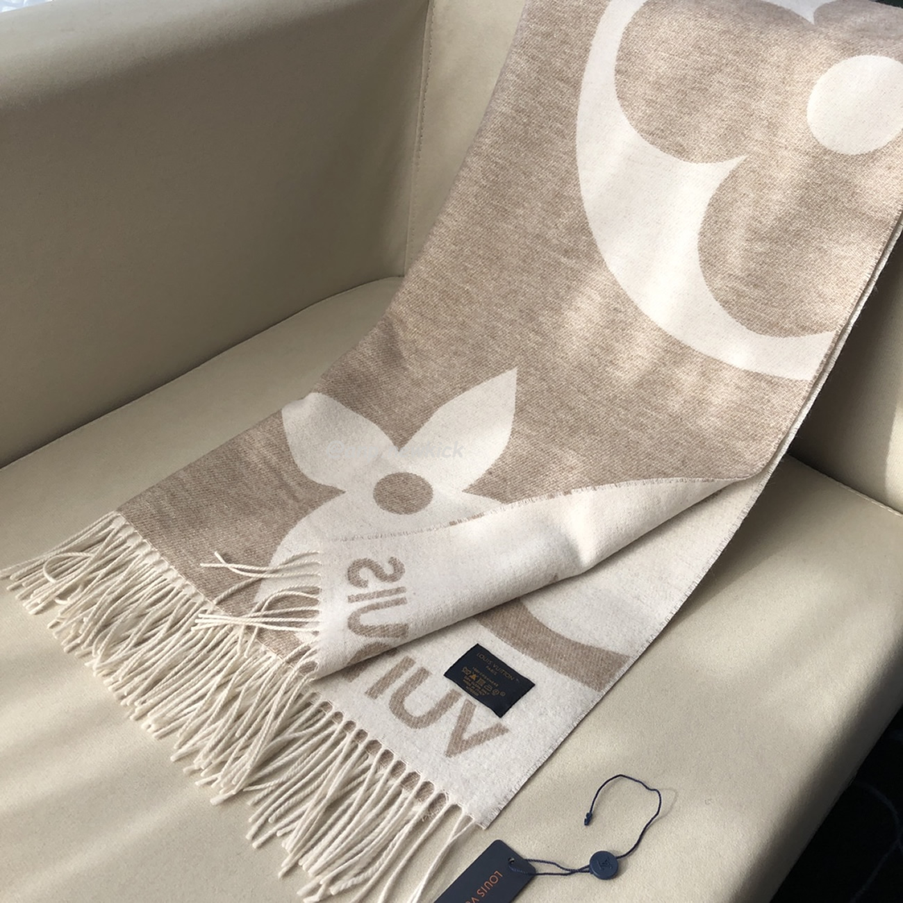 Louis Vuitton Lv Reykjavik Scarf 75x185cm (8) - newkick.cc